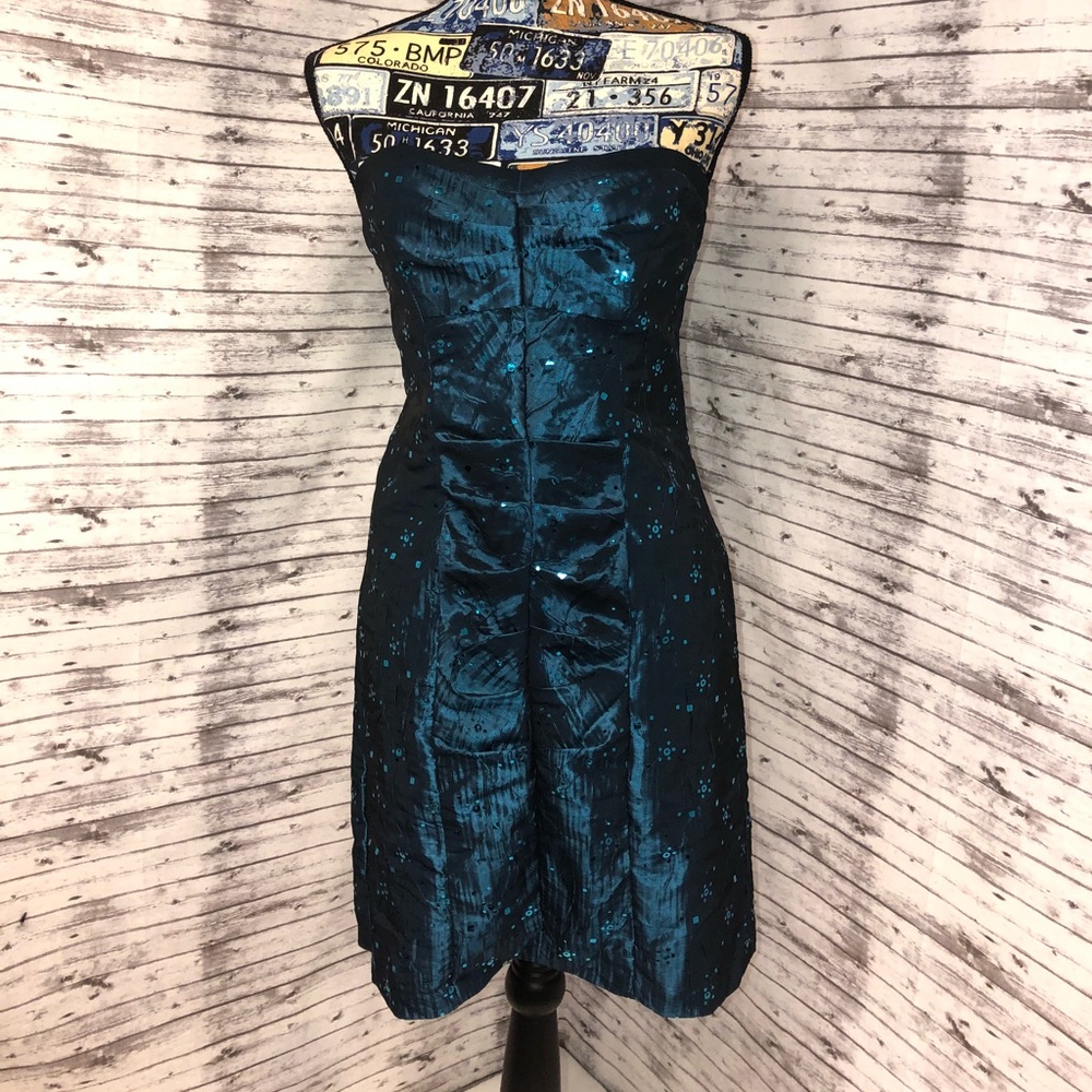 Size 9 Zum Zum by Niki Livas Strapless Dress